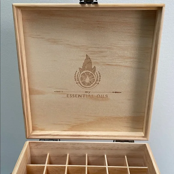 Wooden Essential Oils Storage Box - Picture 4 of 5